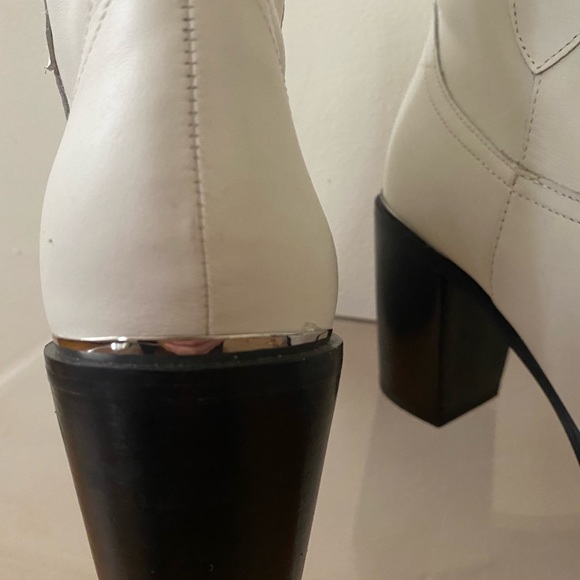 Steve Madden Zora White Leather Pointed Toe Ankle Boots Cowboy Western - Picture 8 of 10